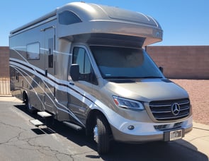 Winnebago Navion 24D