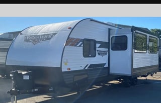 Pet Friendly RV That Sleeps 10