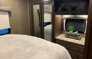 Unlimited Miles! Sleeps 12 - Bunk House  -5 TVs!