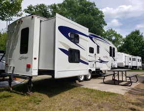 Gulf Stream RV Mako 30 FBHS