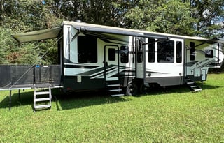 2022 Raptor 352 Toy Hauler