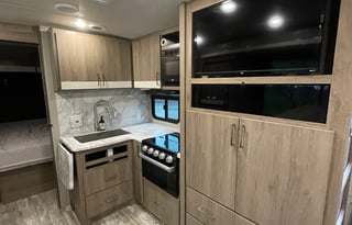 2022 Grand Design Imagine 2400BH