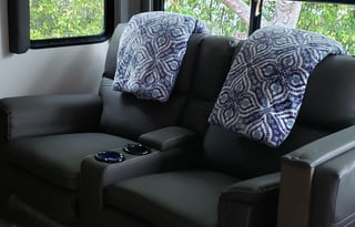 King Master, Fully Loaded Luxury, Turn-Key Ready!