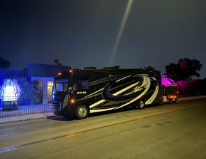 Thor Motor Coach Outlaw 37GP