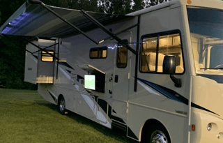 2022 Winnebago Sunstar 32M