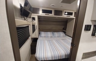2021 CrossRoads RV Cruiser Aire CR28BBH