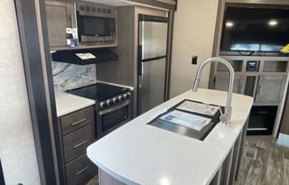 4 Bunks,King bed,1 1/2 Bath,3 slides,Fully stocked
