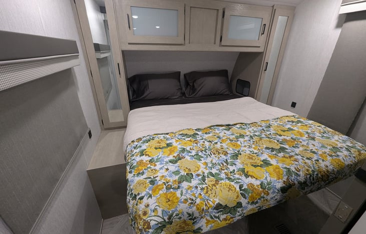 New comfortable queen bed mattress