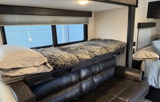 The Wandering Wolf 23 ft Black Label