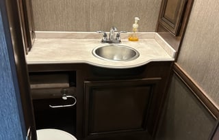 Fortis 33HB w/ Delivery, Sleeps 6-8