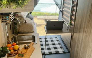 Beyond Glamping-Starlink Included-The Silver Spoon