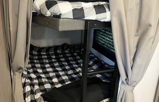 Spotless!  2022  RV Coleman Lantern Series 263BH