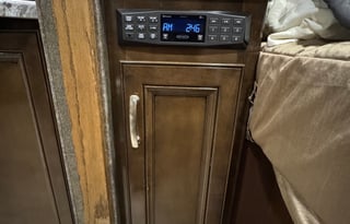 Luxury Super C RV – Sleeps 10 - Thor Magnitude