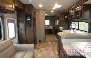 Camper's Delight! Thor Motor Coach Chateau 31WV