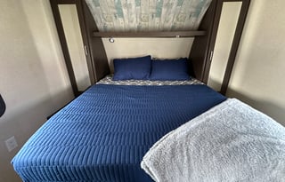 Spacious & Stylish Travel Trailer - Sleeps 5!