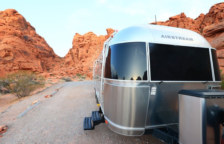 Two 30lbs propane tanks, and two batteries