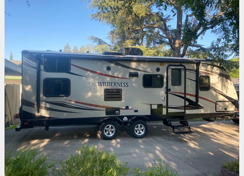 Travel Trailer rentals in Fresno