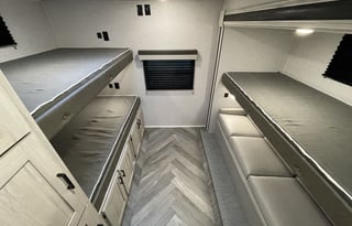 2022 East West Della Terra 312BH with bunkhouse