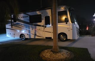 Feona comfort & classy home on the road