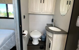 Home2Go - 2022 Forest River Sunseeker LE 2850SLE