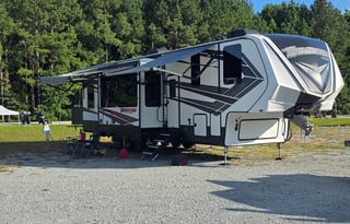 2018 Grand Design 395m Pet Friendly RV Rental