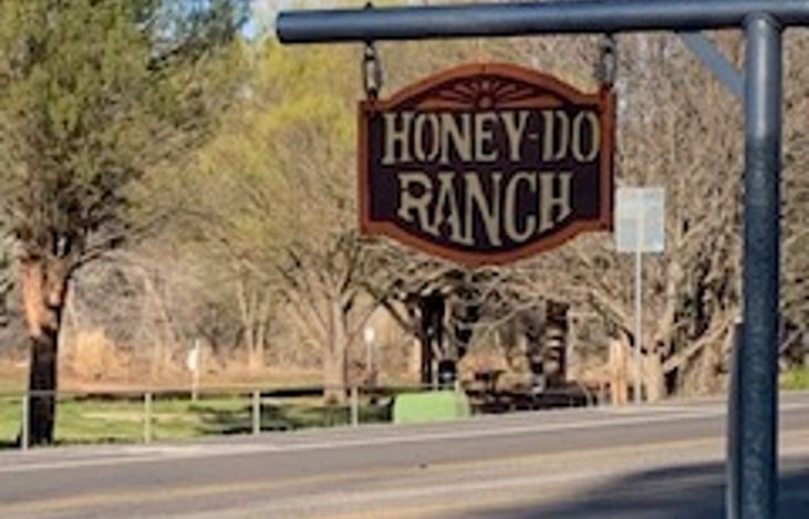 Gorgeous Cornville, minutes from wineries and only 20 minutes from Jerome or Sedona.