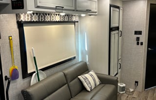 Greyhawk 31F – Luxury Family RV with Bunks