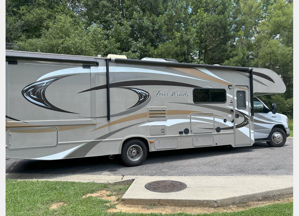 Class C Motor Home rentals in Columbiana