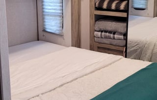 Big Camper Sleeps 8 North Central Florida