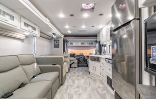 Ultra Luxurious - Bunkhouse - 2 bathrooms