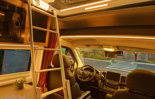 2024 Winnebago Roam 59RZPT | Open-Concept Pop-Top