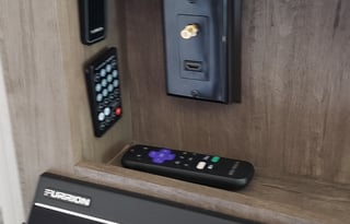 Bunkhouse & Lounge, Fully-Loaded & Turn-key Ready!