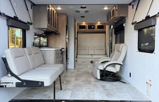 HONEST RVS – TOY Sleeps 5 (Compact)