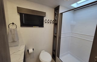 King bed☆Reclining sofa☆Large bathroom