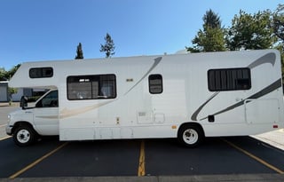 Thor Majestic 28' Motorhome - Class C RV