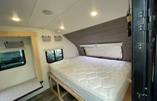 85 weekday special light, sleeps 5 2022  R Pod