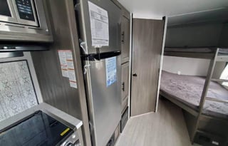 2021 Shasta 26DB 31ft