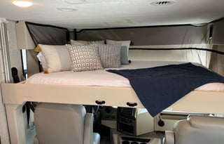 2022 Thor Motor Coach Hurricane 34J