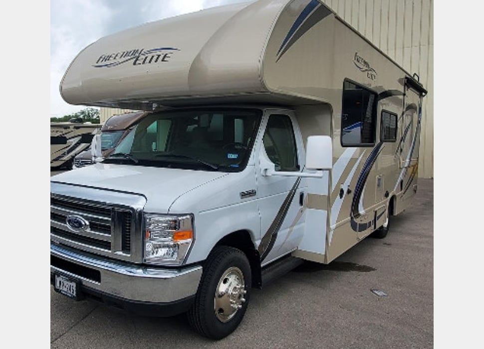 Class C Motor Home rentals in Sanger