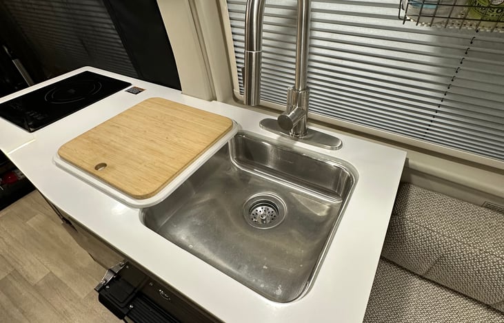 Stainless steel sink and cover