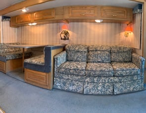 Fleetwood RV Bounder 34T