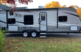 The Jay Bird's Home on the Road