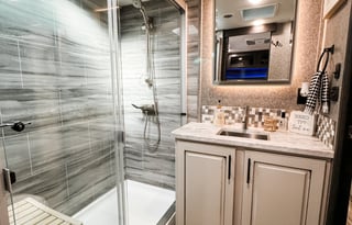 Luxury 5th Wheel Toy Hauler w/1.5 Bathrooms