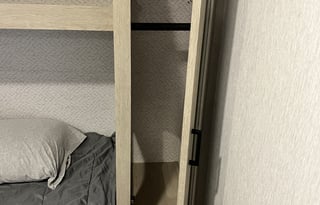 Sleeps 10! Private Bunk House and Bedroom!