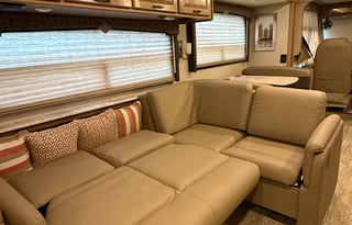 Sunshine Cruiser – All Inclusive Resort on Wheels