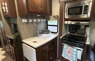 "Neverland" A family friendly 2017 Bunkhouse!