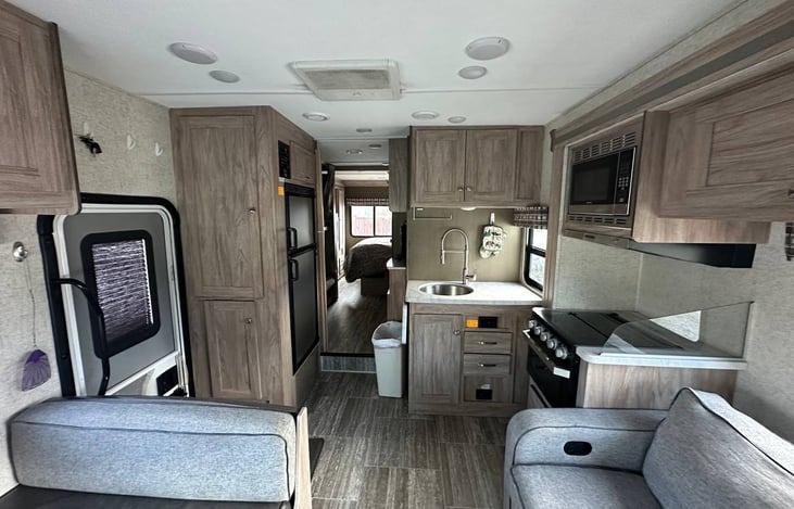 Kitchenette, refrigerator