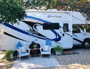 Thor Motor Coach Chateau 24F