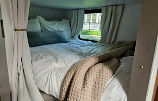 27’ Z1 Bunkhouse. Pet friendly and half ton rated!