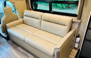 2022 Thor Four Winds 31E (with Bunkhouse)